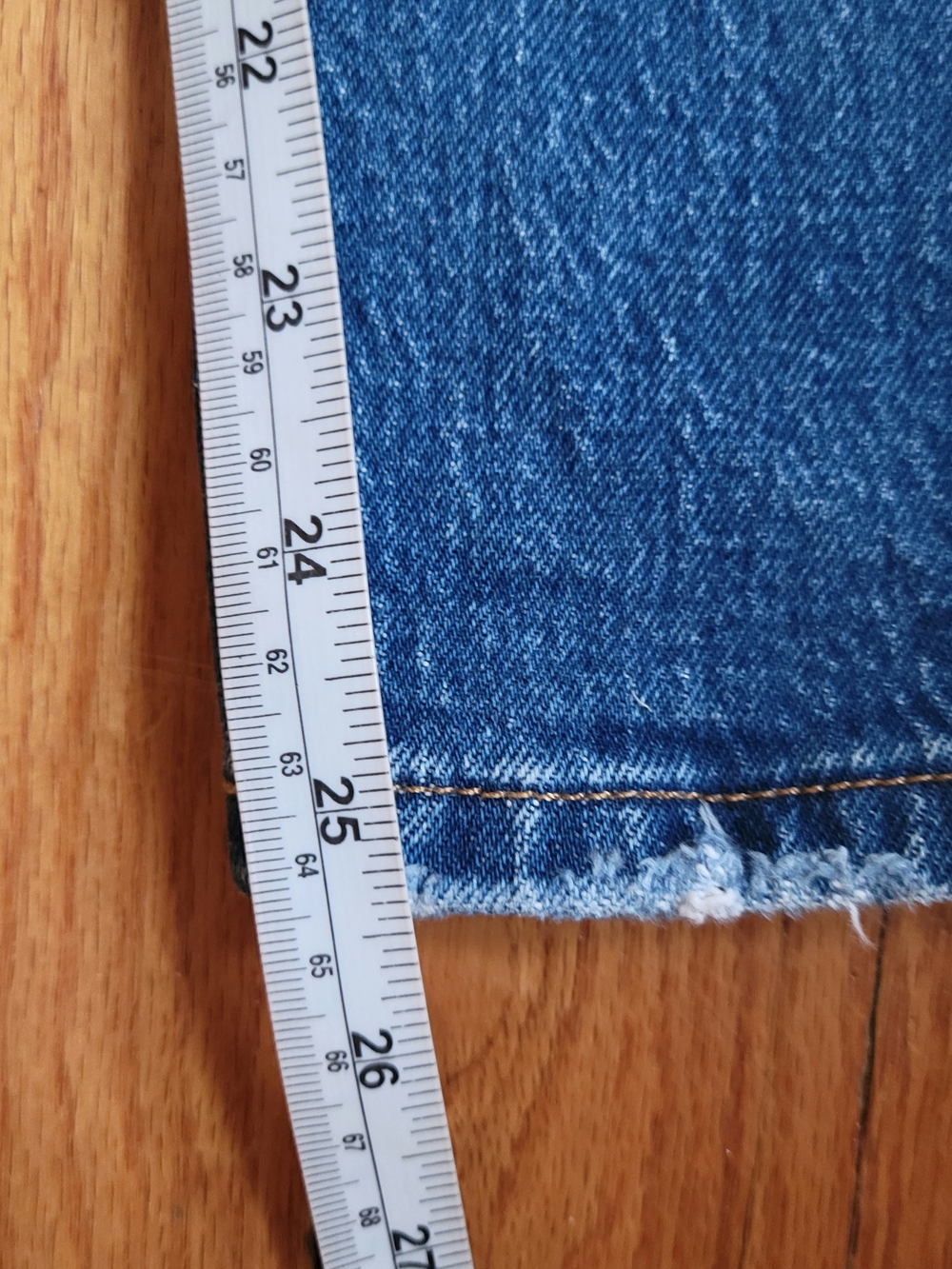 Levi’s 501 Original Fit Jeans – High Rise Cropped Straight Leg – Med Wash – W27 - Picture 3 of 10